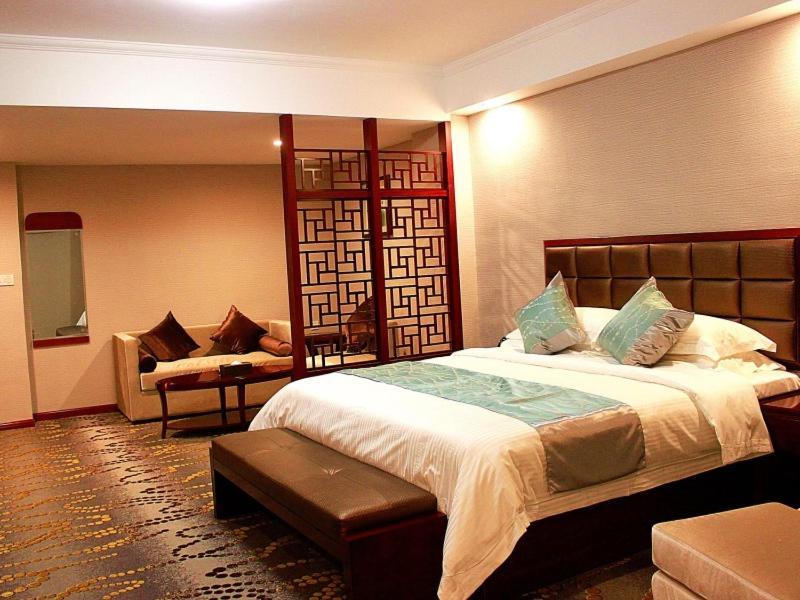 Greentree Inn Jiangxi Jindezhen People Square Jindin Business Hotel Цзіндечжень Екстер'єр фото